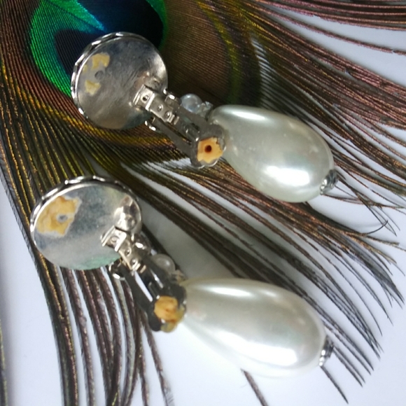 👒Vintage Pearl Clip On Earrings - Picture 2 of 4